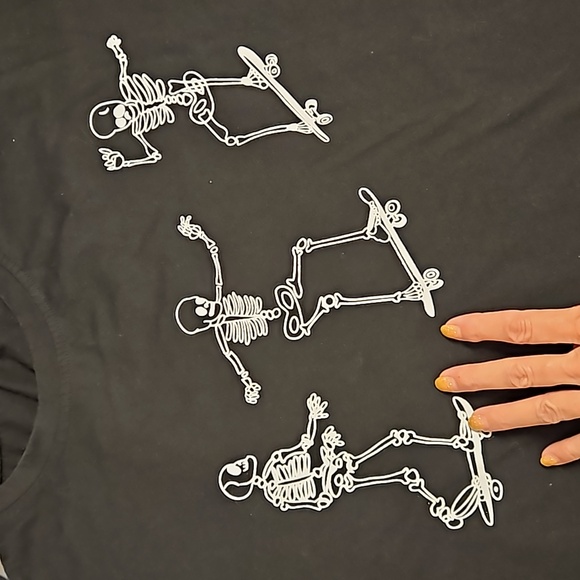 Skateboarding skeletons black short sleeve graphic t-shirt Large - Picture 2 of 6